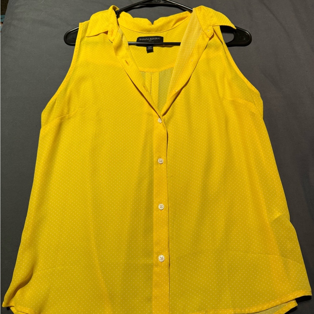 Banana Republic button down yellow polka dot blouse size MP